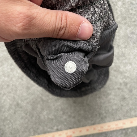 Lululemon Shorts Womens 6 Gray Speed Up Heather Lined Running Athletic Pocket - Picture 6 of 9